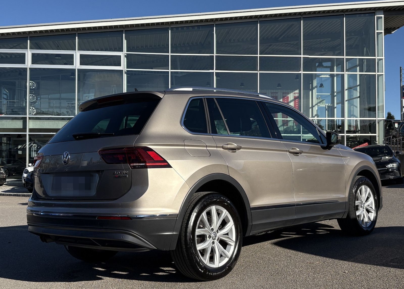 Volkswagen Tiguan 2.0 TDI HIGHLINE/4x4/PANO/STANDHEIZUNG foto 7