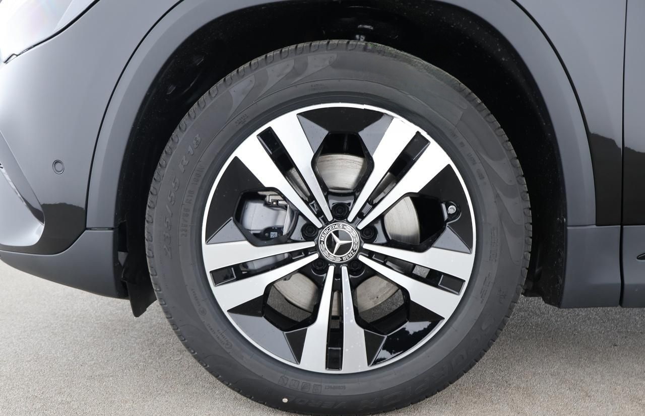 Mercedes-Benz GLA 180 d Night Progressive MBUX Pano Distronic foto 17