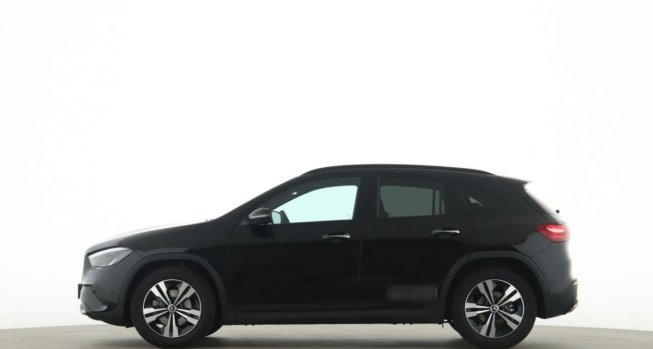 Mercedes-Benz GLA 180 d Night Progressive MBUX Pano Distronic foto 4