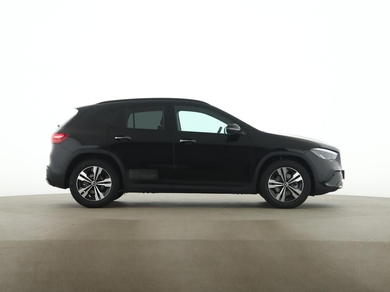 Mercedes-Benz GLA 180 d Night Progressive MBUX Pano Distronic foto 8