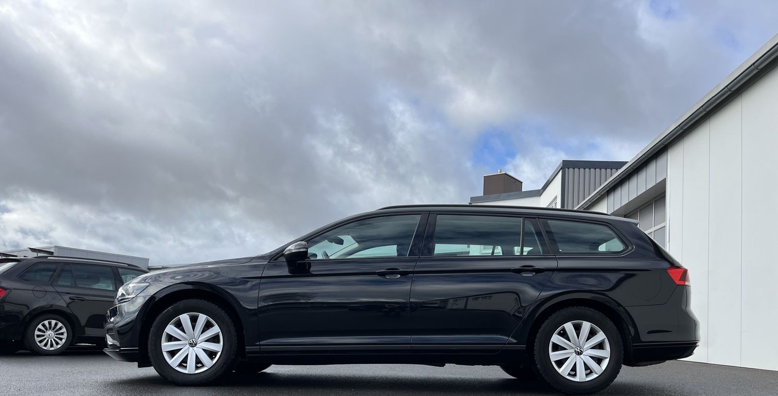 Volkswagen Passat Variant 1.5 TSI Conceptline 141€ m.20% An foto 2