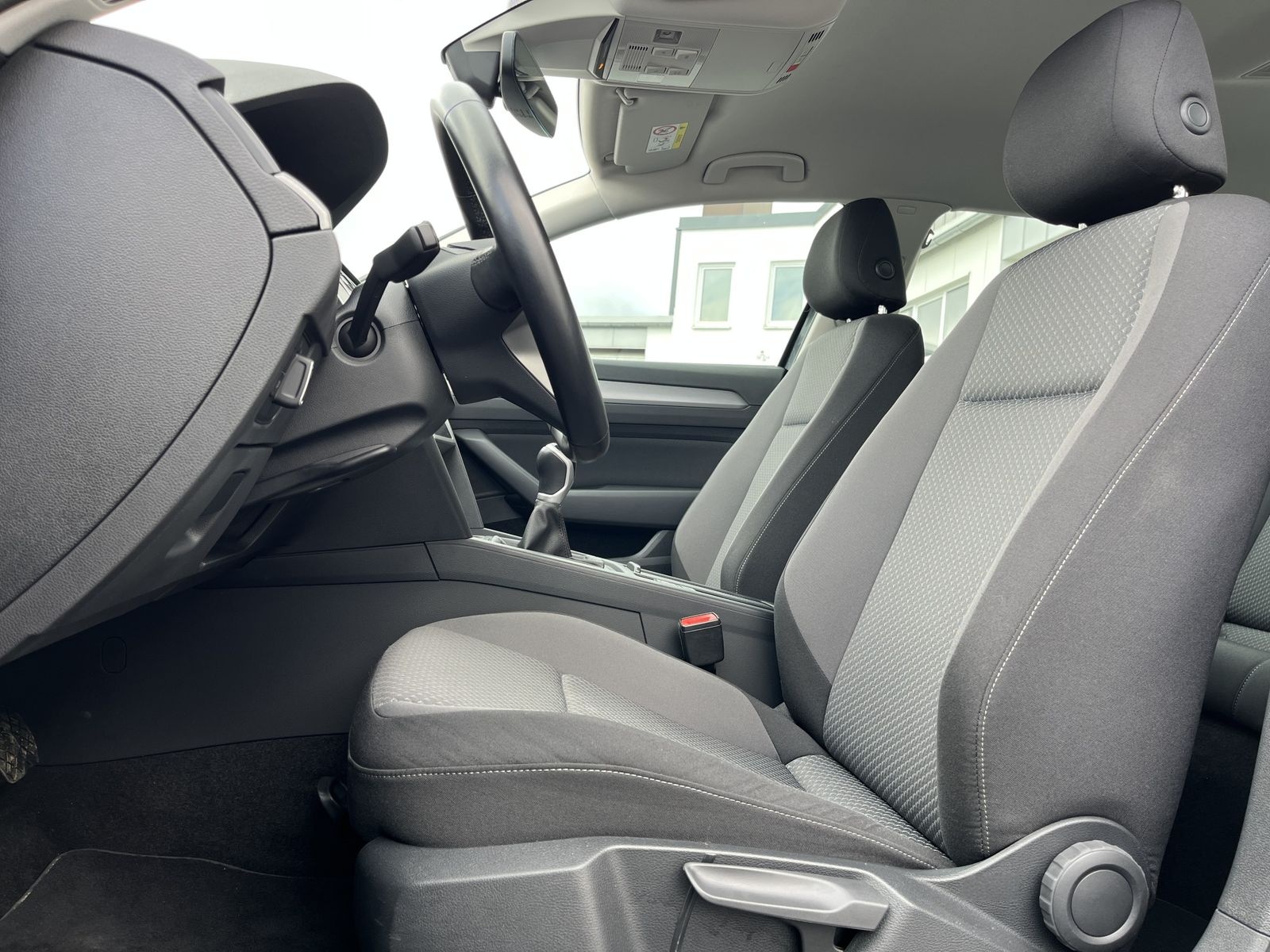 Volkswagen Passat Variant 1.5 TSI Conceptline 141€ m.20% An foto 11
