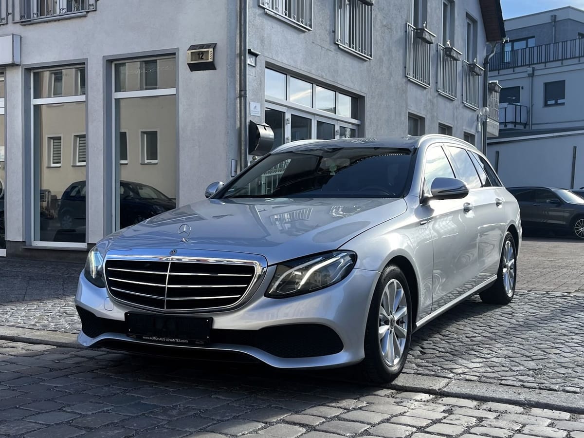 Mercedes-Benz E 200 d T Grand Edition Exclusive STHZ NAVI Kame foto 2