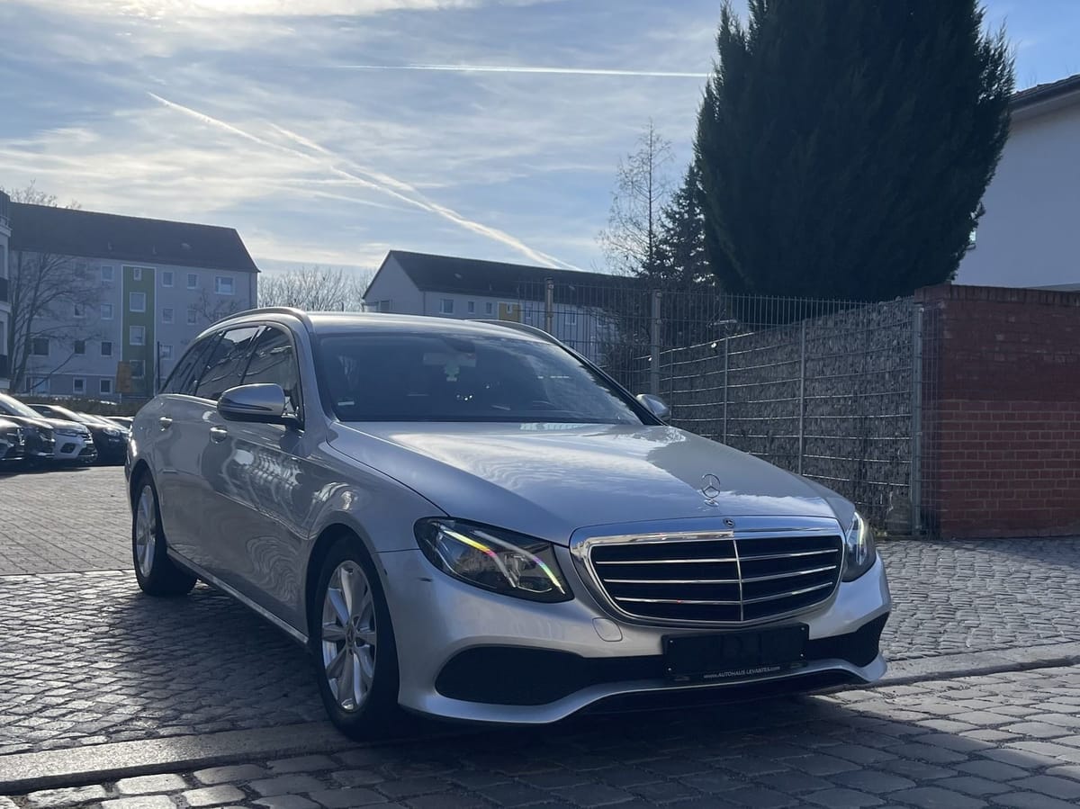 Mercedes-Benz E 200 d T Grand Edition Exclusive STHZ NAVI Kame foto 4