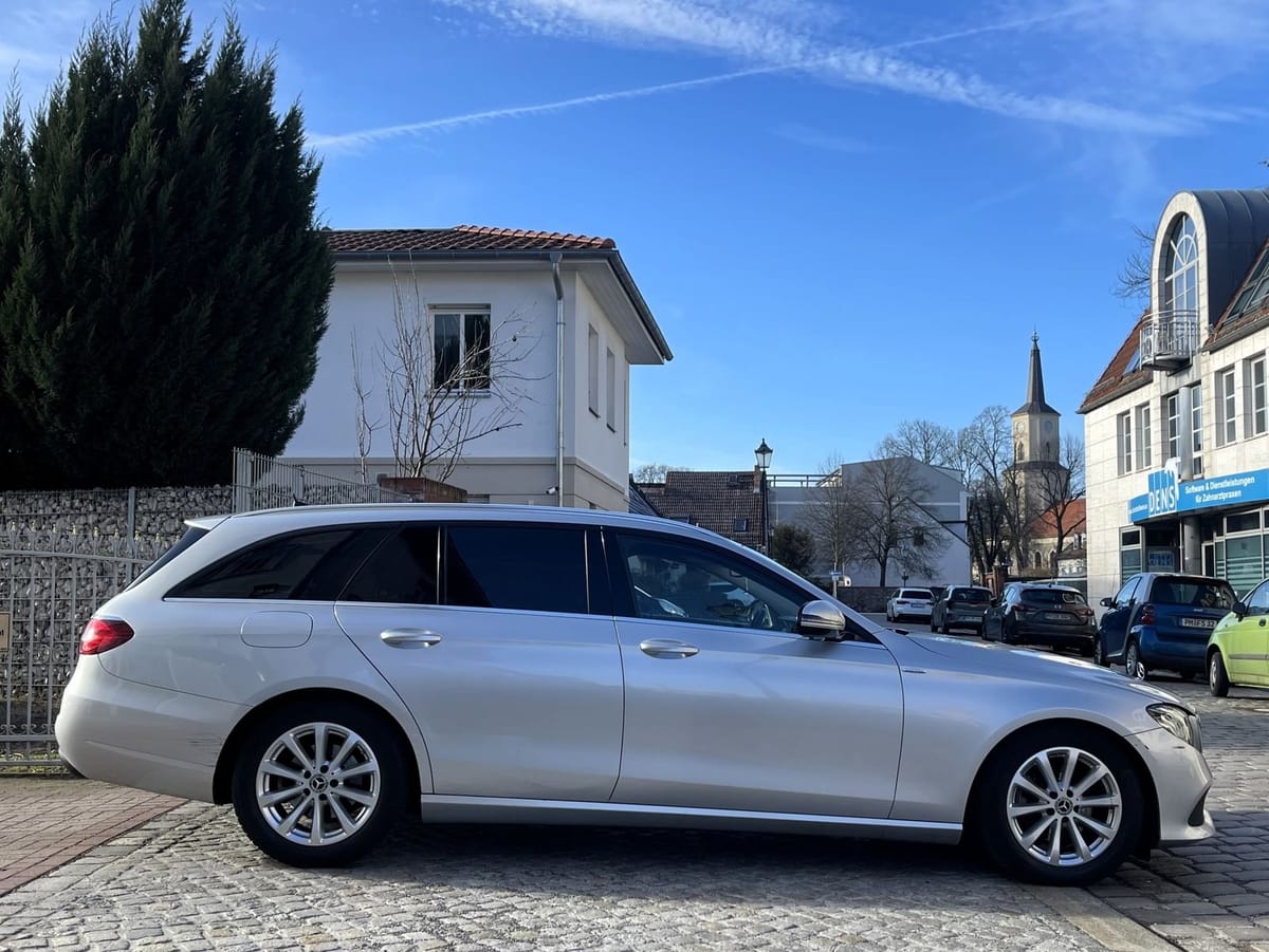 Mercedes-Benz E 200 d T Grand Edition Exclusive STHZ NAVI Kame foto 5