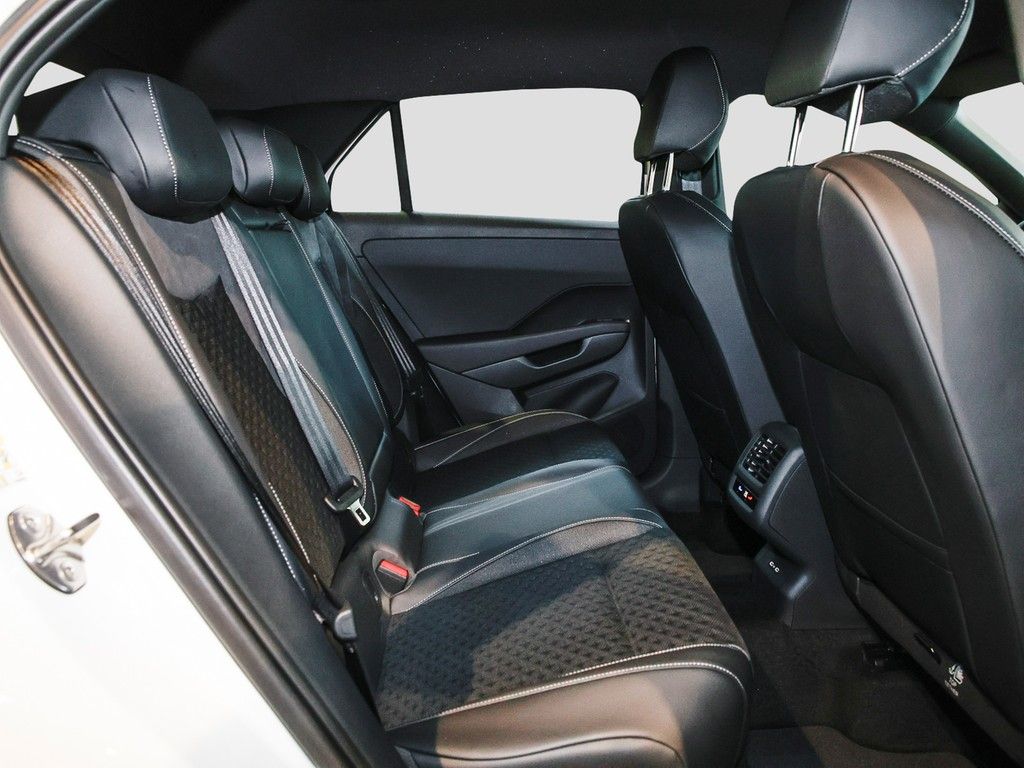 Volkswagen T-Roc 1.5 eTSI DSG R-Line AHK, IQ-Light, Navi VS foto 10