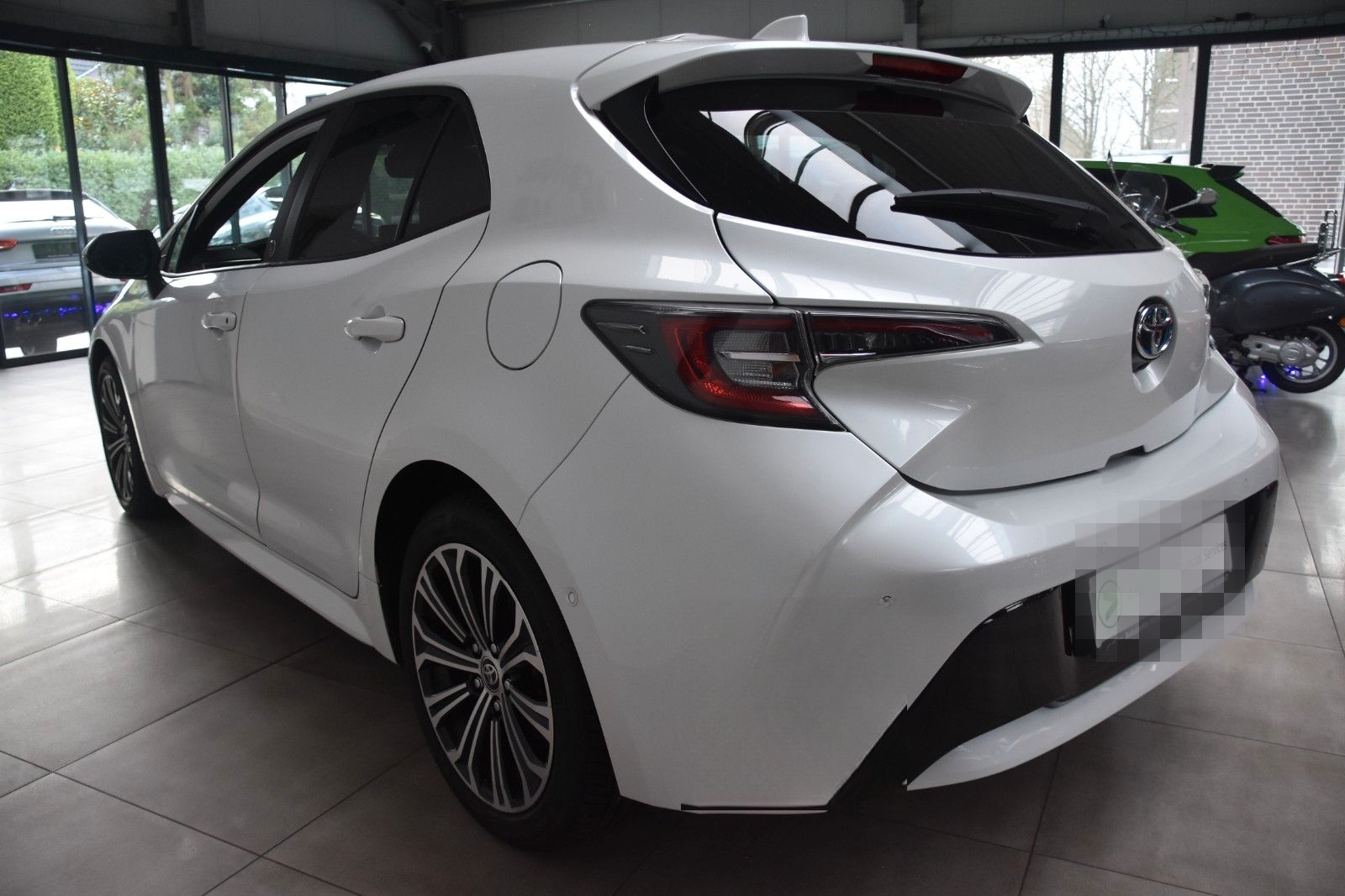 Toyota Corolla Hybrid Team D LED Kamera AppNavi Tempo foto 7