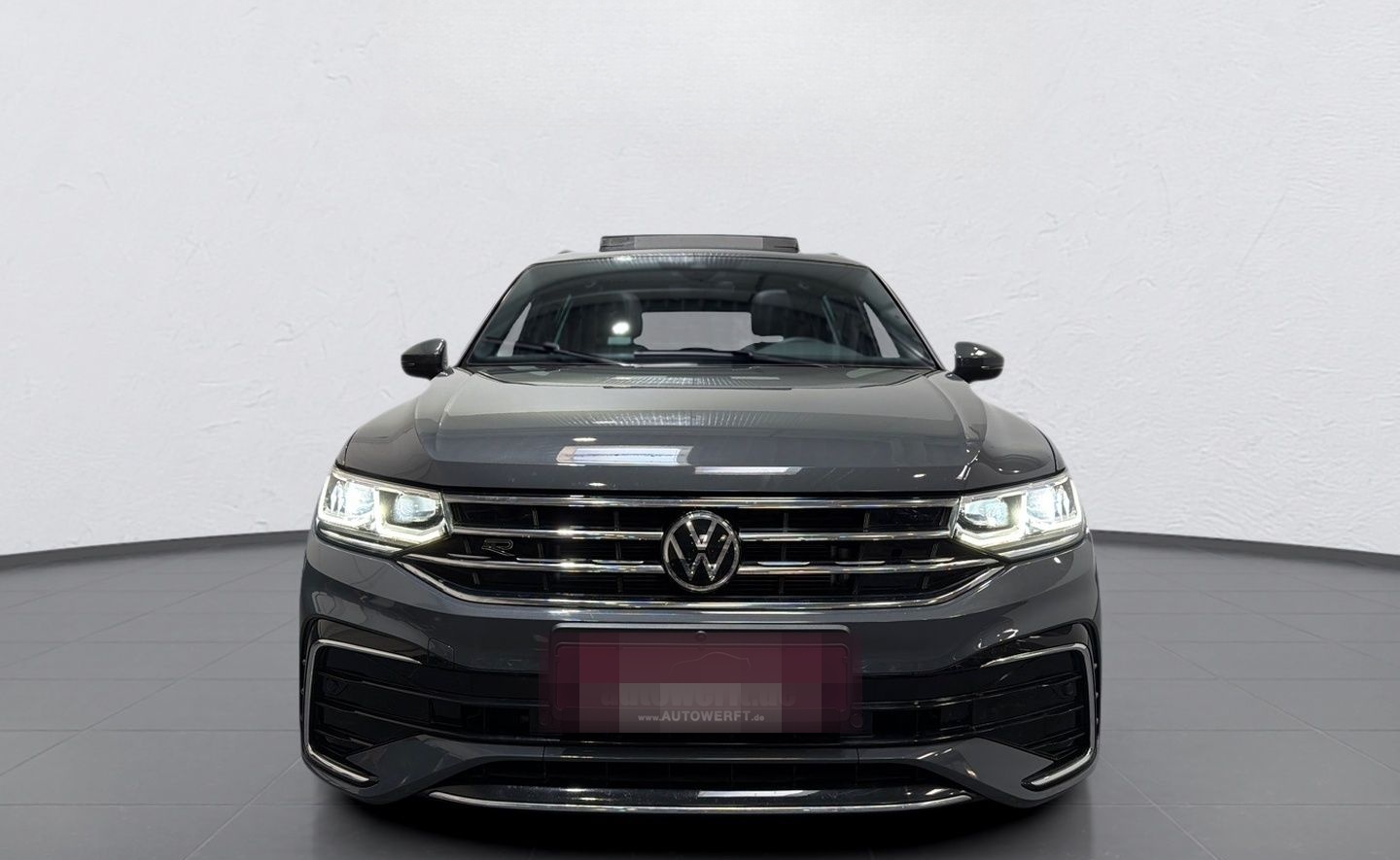 Volkswagen Tiguan 4M DSG 3x R LINE MATRIX PANO AHK NAV PRO  foto 2