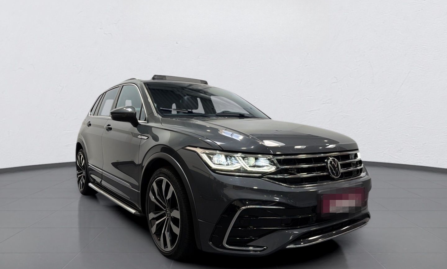 Volkswagen Tiguan 4M DSG 3x R LINE MATRIX PANO AHK NAV PRO  foto 7