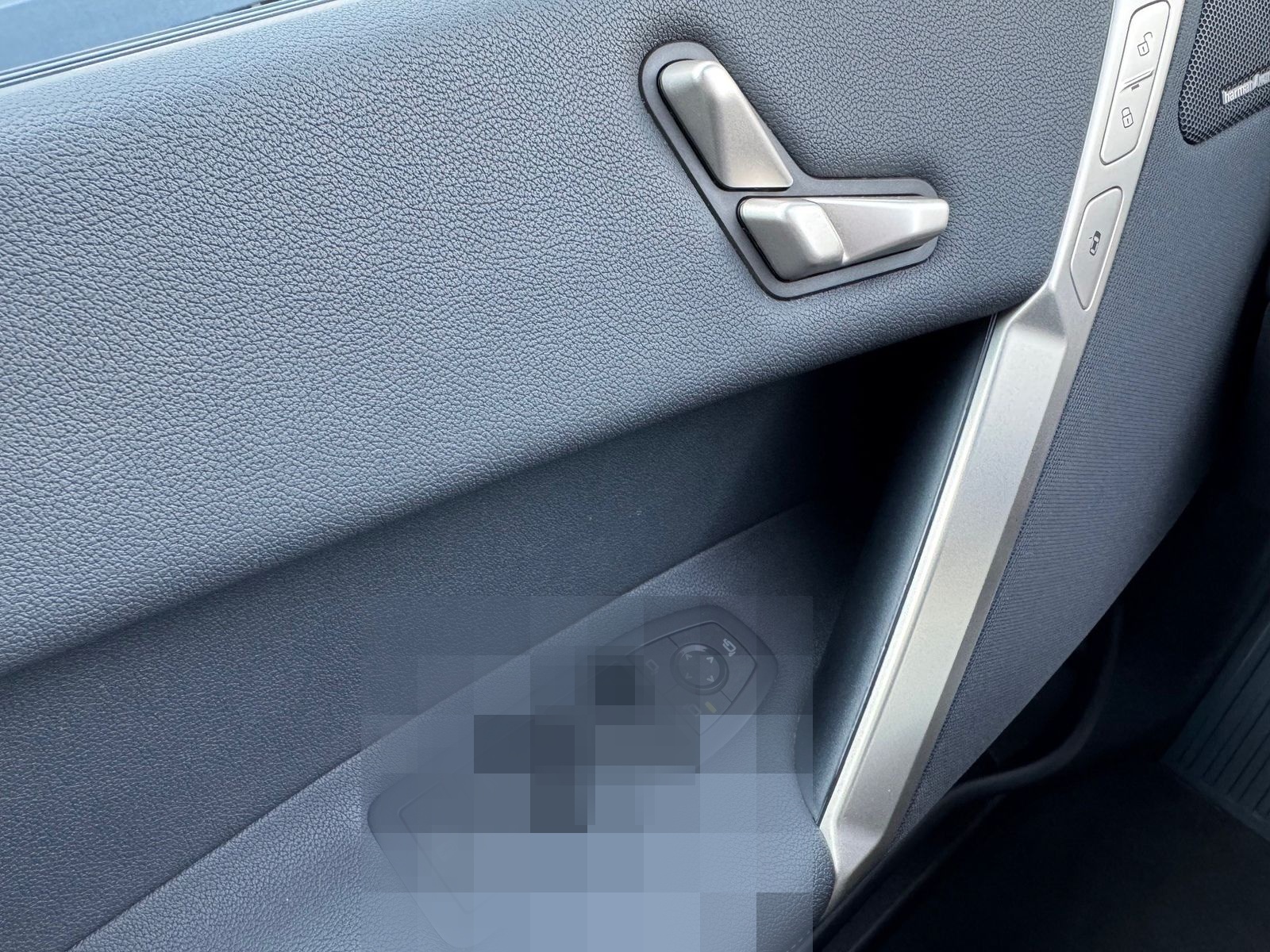 BMW iX xDrive40 Sport PanoramaSky AHK Laser foto 11