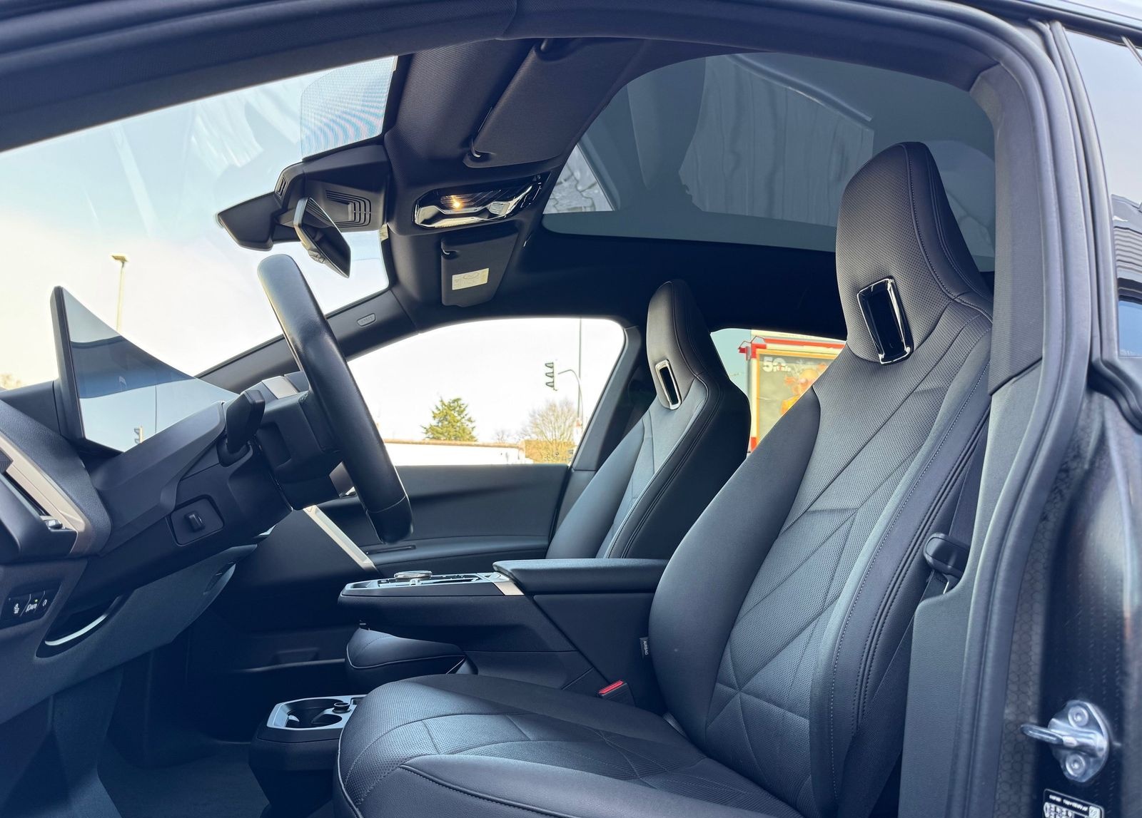 BMW iX xDrive40 Sport PanoramaSky AHK Laser foto 9