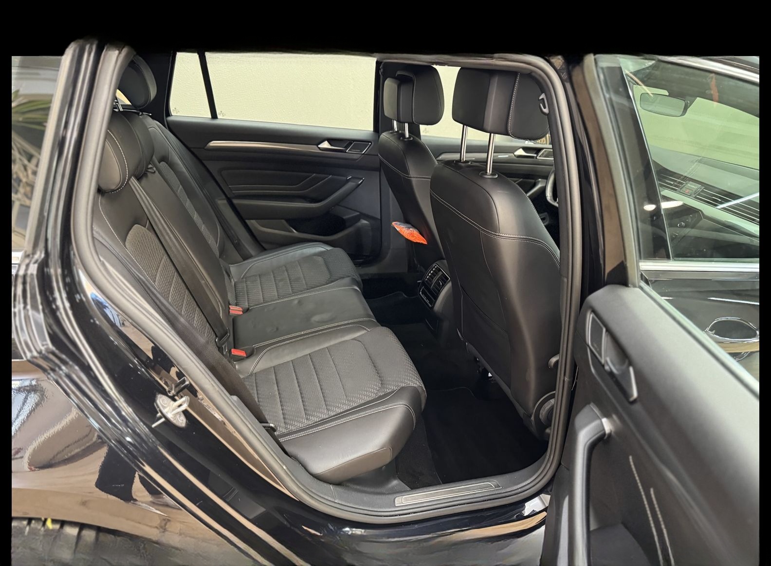 Volkswagen Passat Variant R-Line 1.5 TSI DSG Kamera/Navi/17 foto 13