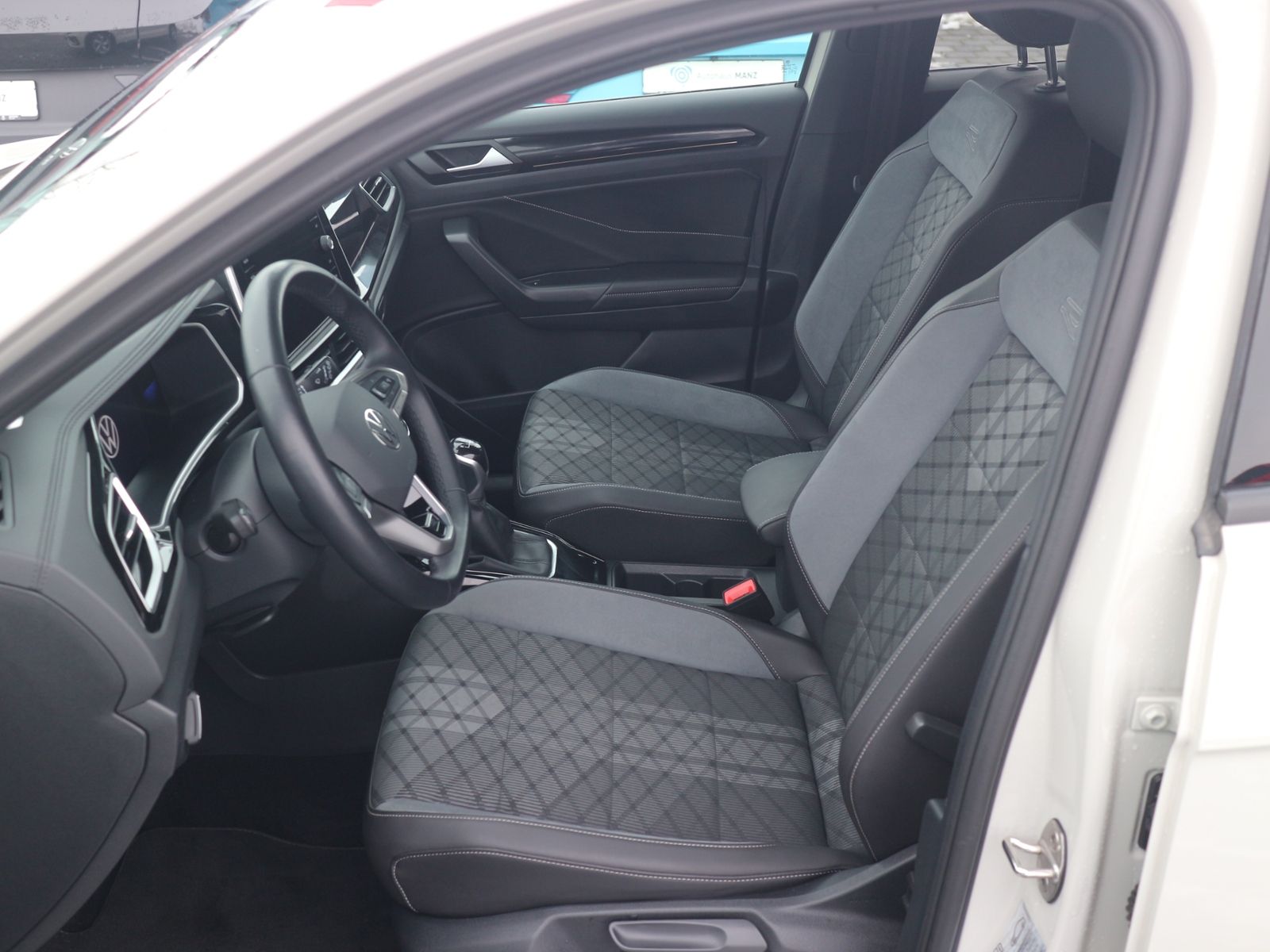 Volkswagen T-Roc 1.0 TSI R-Line KLIMA LED ALU foto 11