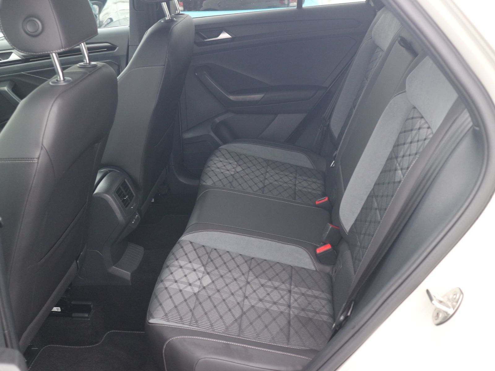 Volkswagen T-Roc 1.0 TSI R-Line KLIMA LED ALU foto 12