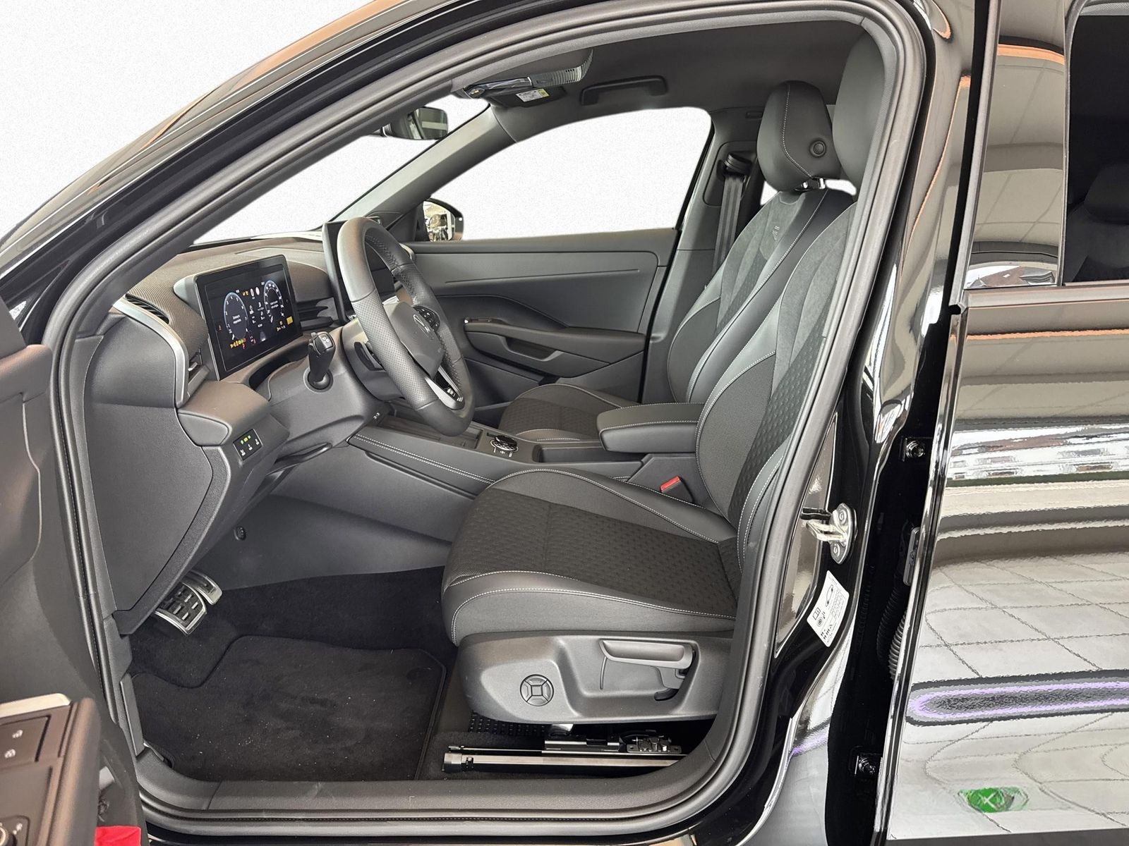 Volkswagen T-Roc R-Line 1.5 l eTSI OPF 110 kW (150 PS) 7-Ga foto 11