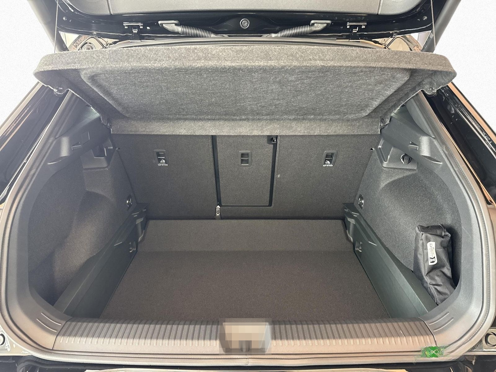 Volkswagen T-Roc R-Line 1.5 l eTSI OPF 110 kW (150 PS) 7-Ga foto 14