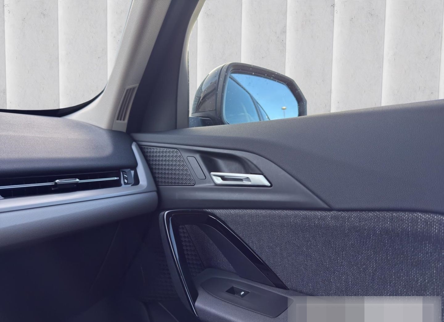 BMW X1 20 dA xDrive Ad. LED KAMERA KEYLESS NAVI SHZ foto 18