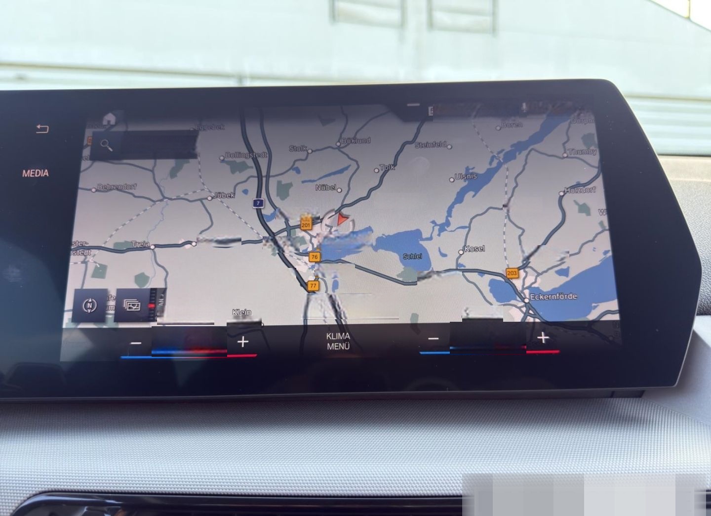 BMW X1 20 dA xDrive Ad. LED KAMERA KEYLESS NAVI SHZ foto 23