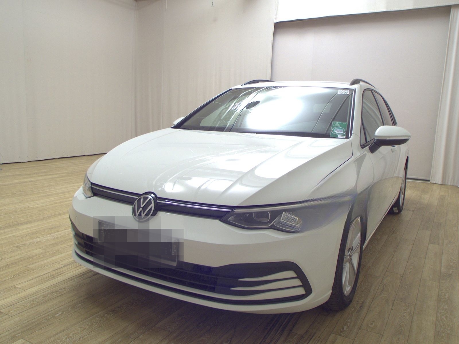 Volkswagen Golf-8 Var. 2.0 TDI Life Navi LED+ AID ACC PDC foto 2