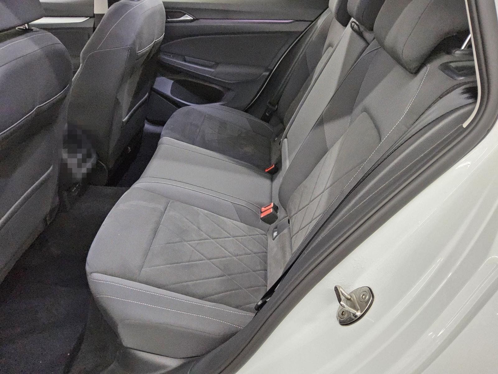 Volkswagen Golf-8 Var. 2.0 TDI Life Navi LED+ AID ACC PDC foto 13