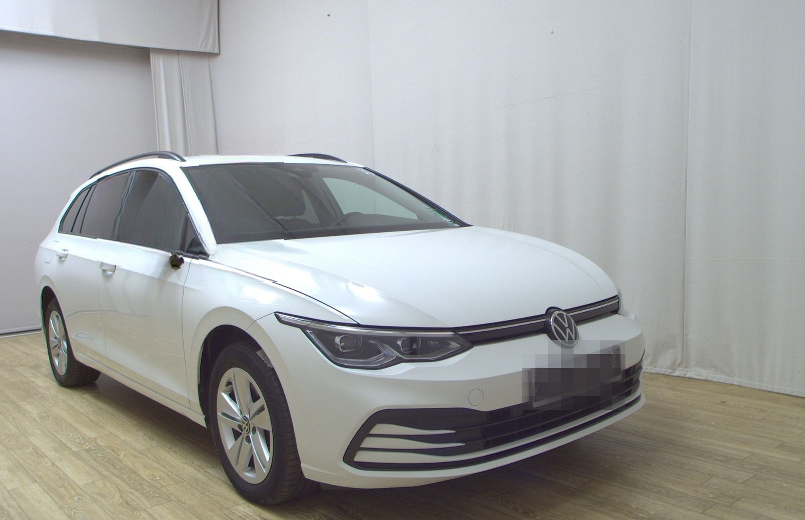Volkswagen Golf-8 Var. 2.0 TDI Life Navi LED+ AID ACC PDC foto 3