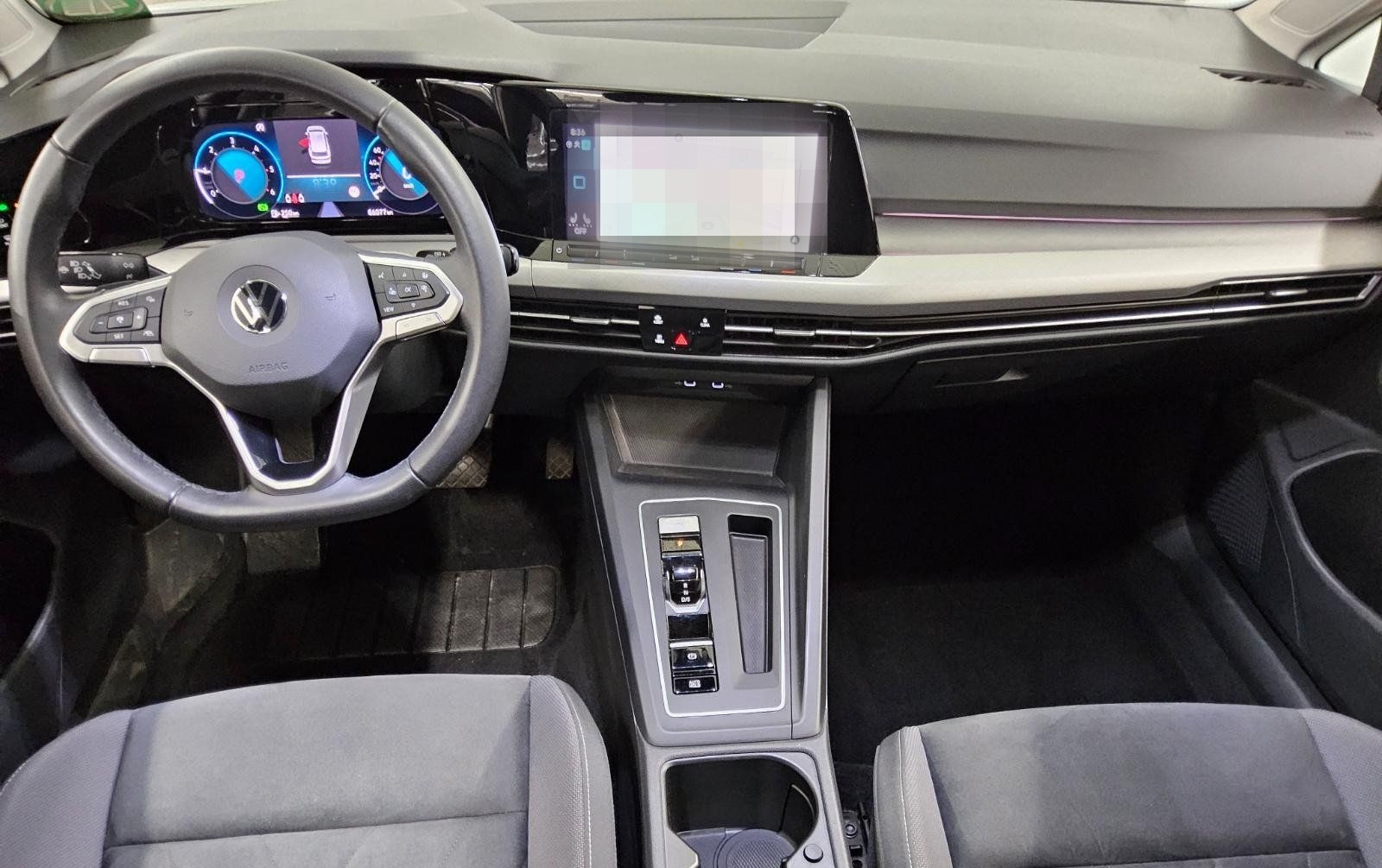 Volkswagen Golf-8 Var. 2.0 TDI Life Navi LED+ AID ACC PDC foto 5