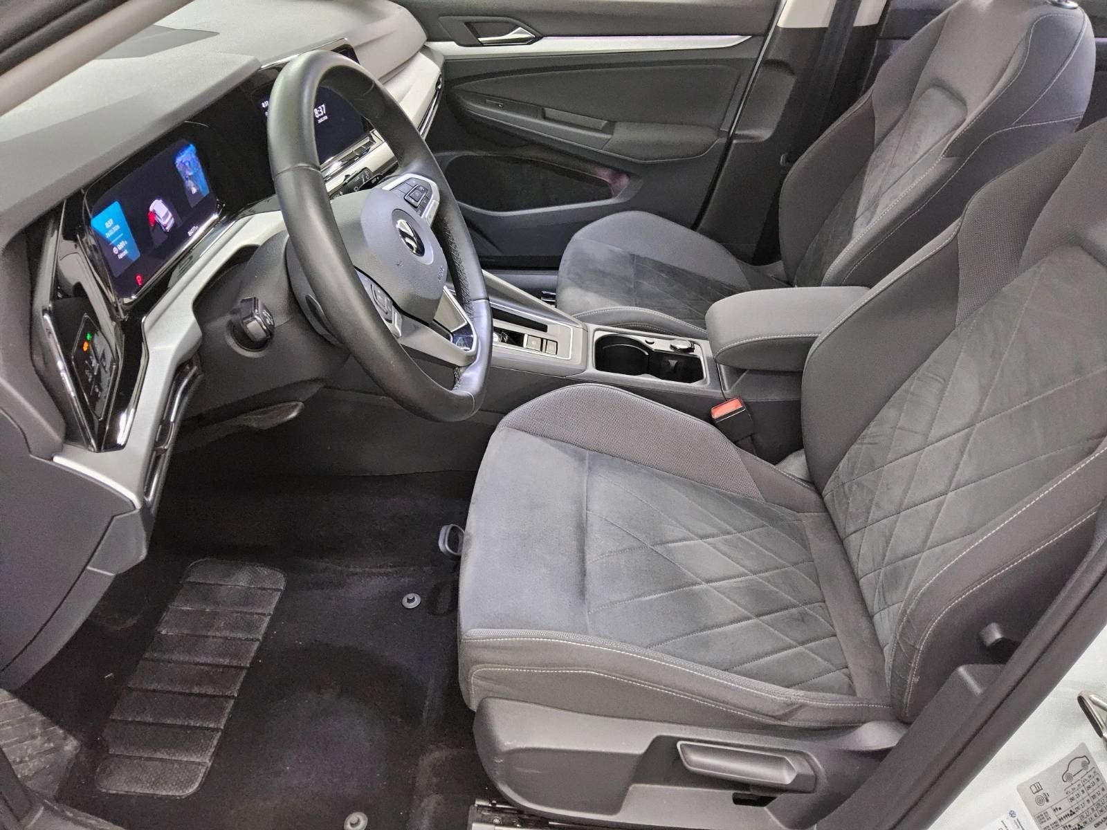 Volkswagen Golf-8 Var. 2.0 TDI Life Navi LED+ AID ACC PDC foto 9