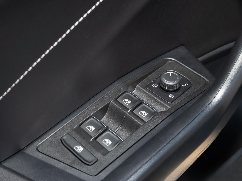 Volkswagen T-Roc 2.0 TDI R-Line 1,49% Navi Bluetooth LED Ka foto 5