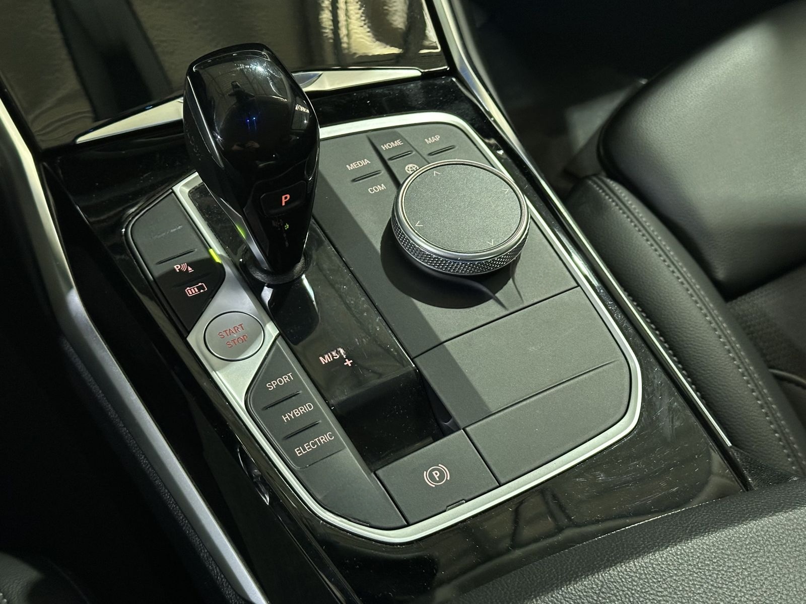 BMW 330 e Sport Line LED ACC PDC SHZ DAB dig.Cockpit foto 16