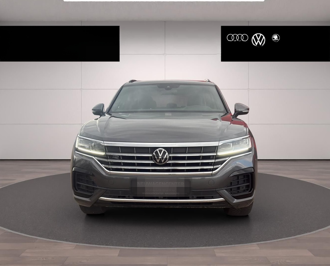 Volkswagen Touareg 3.0 V6 TDI DSG R-Line 4x4*ST.HZG*PANO*36 foto 2
