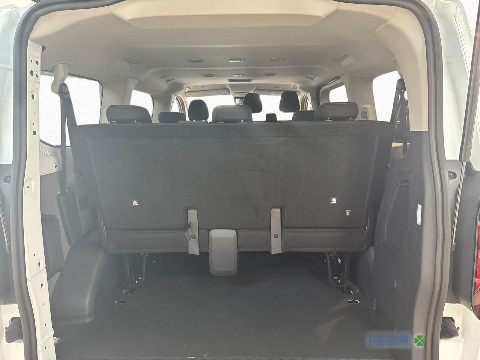 Volkswagen T7 Kombi 2,0 l TDI 110 kW foto 7