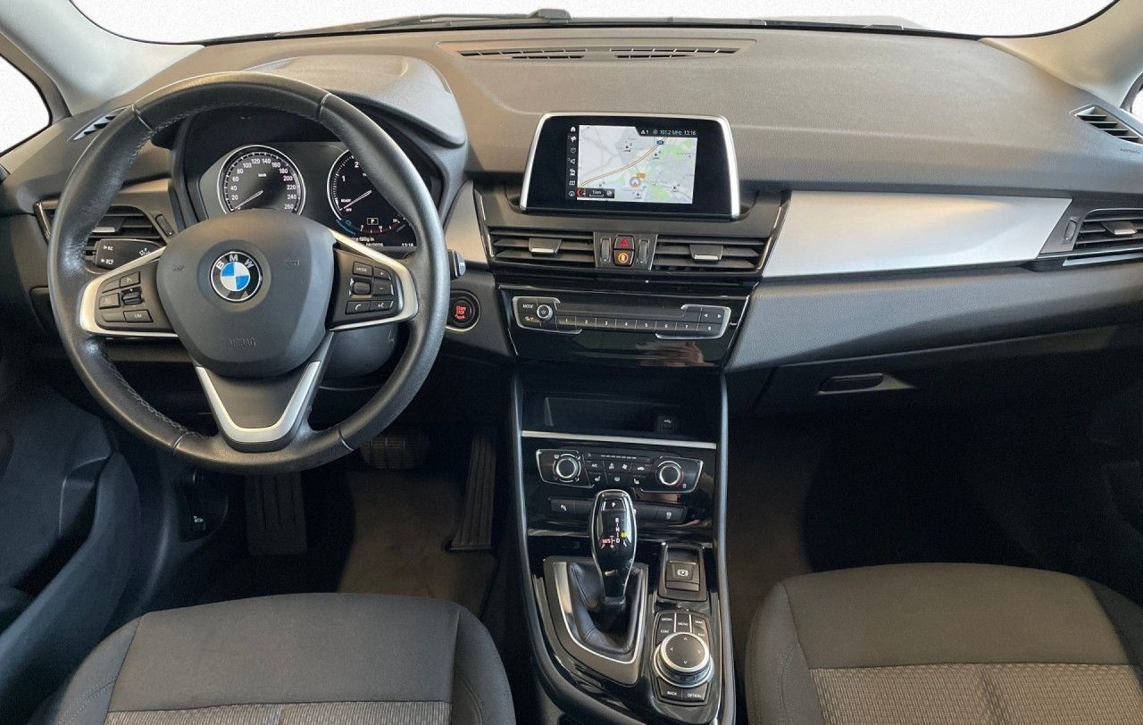 BMW 218d xDrive Active Tourer Aut.AHK,PANO,DA,PA,KAM foto 11