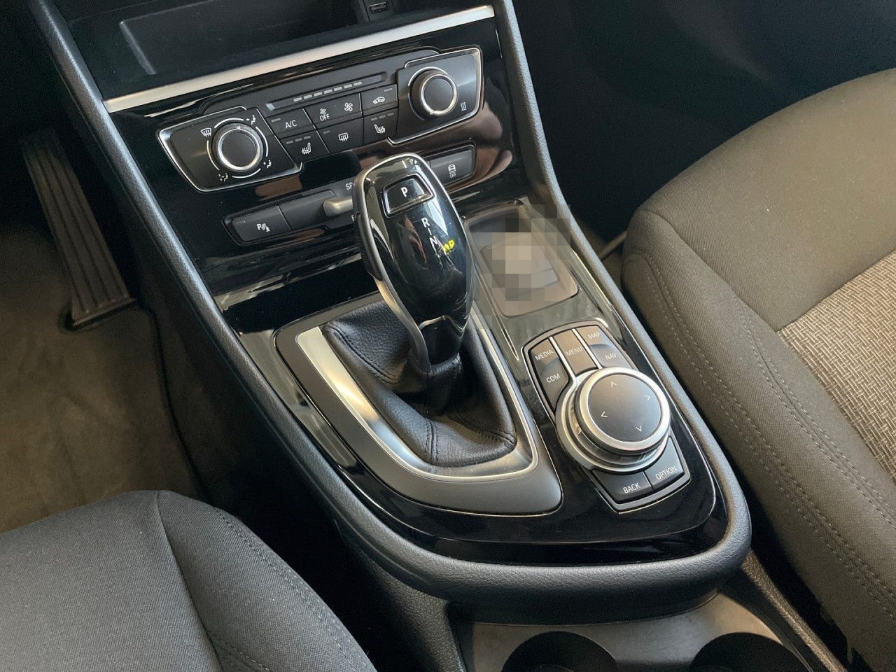 BMW 218d xDrive Active Tourer Aut.AHK,PANO,DA,PA,KAM foto 14