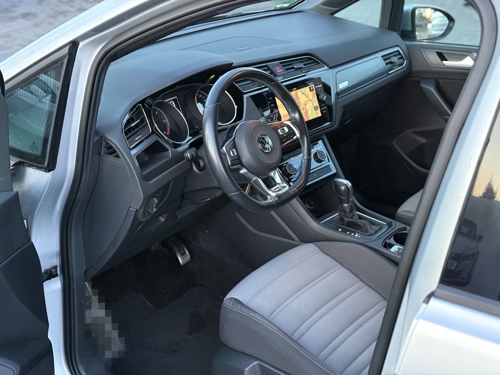 Volkswagen Touran 2.0 TDI DSG*R-LINE*STDHZ*ACC*SHZ*NAVI* foto 9