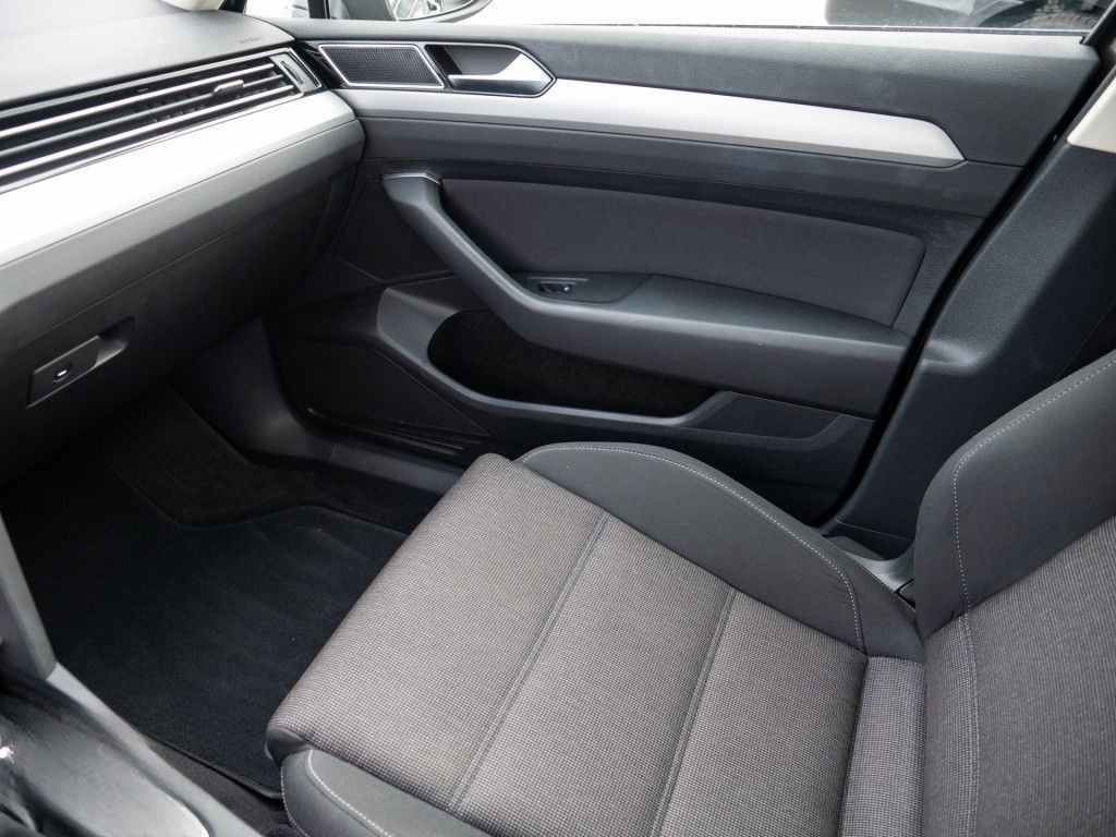 Volkswagen Passat Variant 1.4 TSI Comf. P-Dach AHK PDC SHZ foto 14