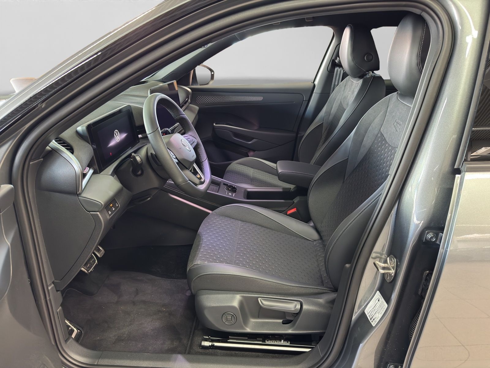 Volkswagen T-Roc 1.5 eTSI DSG R-LINE LM20 KAMERA MATRIX AHK foto 4