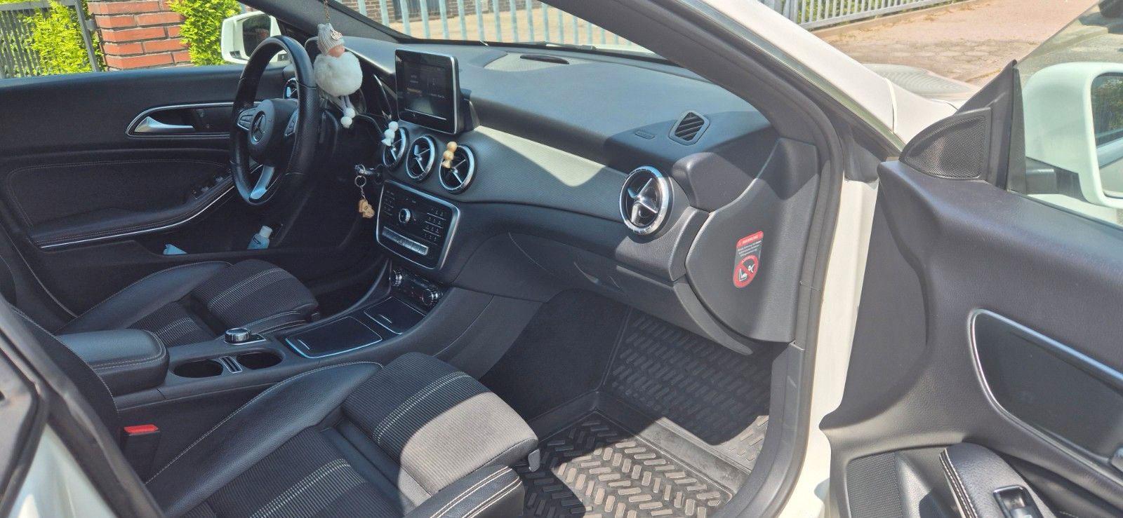 Mercedes-Benz CLA 180 Urban/7G-TRONIC/Limousine  foto 13