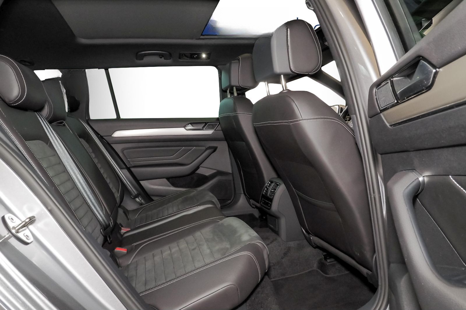 Volkswagen Passat Variant 2.0 TDI DSG Elegance-Navi*AHK*Kam foto 9