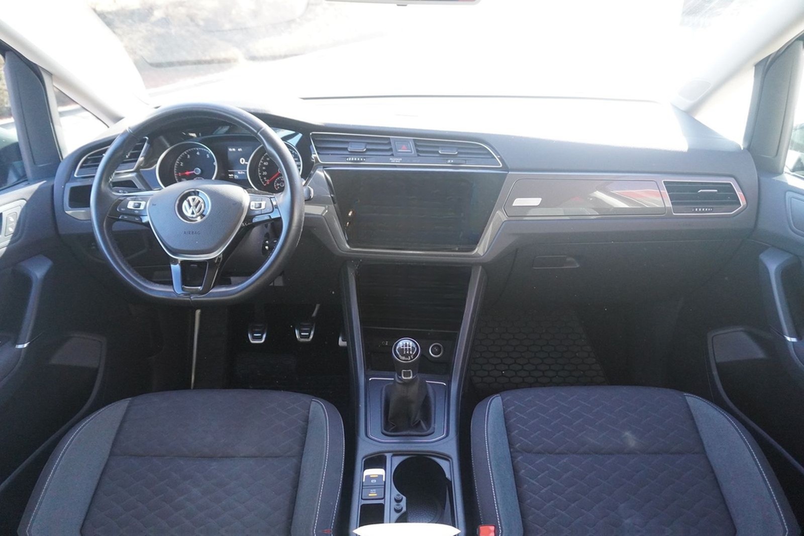 Volkswagen Touran 1.5 TSI Join LED Standheizung Navi ACC foto 11