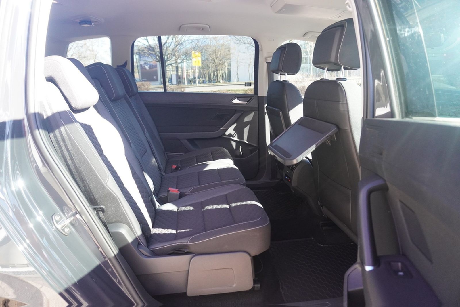 Volkswagen Touran 1.5 TSI Join LED Standheizung Navi ACC foto 35