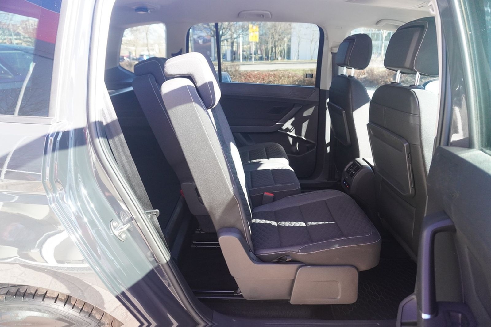 Volkswagen Touran 1.5 TSI Join LED Standheizung Navi ACC foto 36