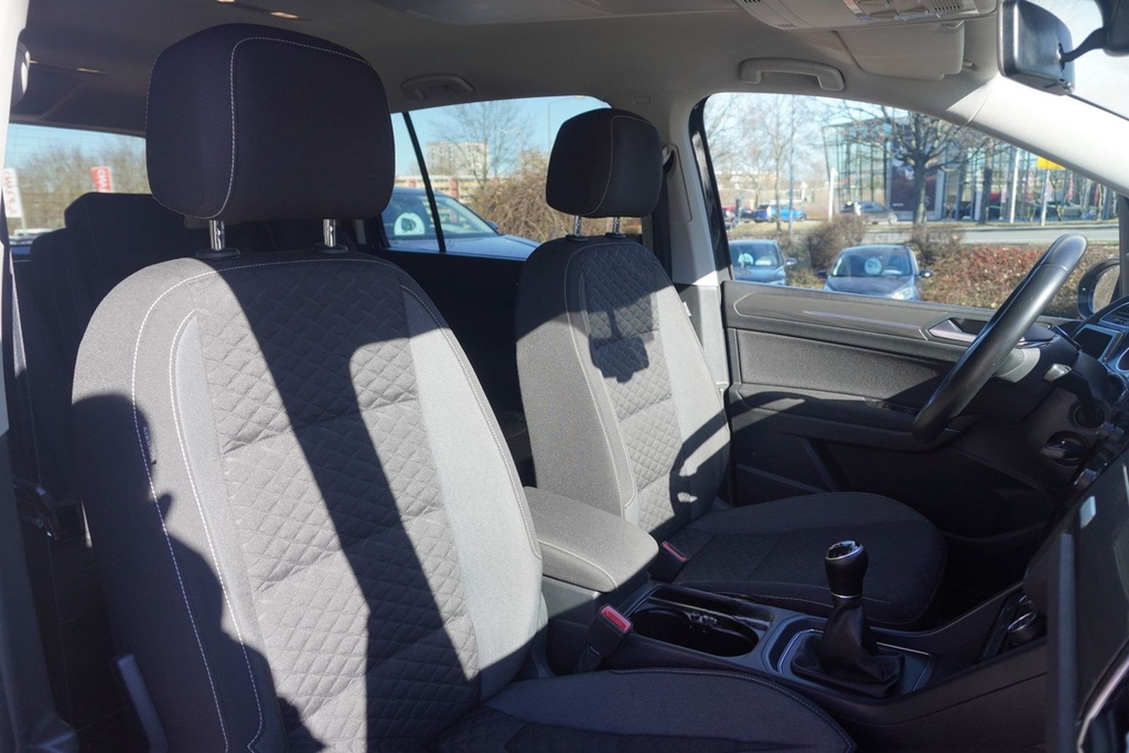 Volkswagen Touran 1.5 TSI Join LED Standheizung Navi ACC foto 38