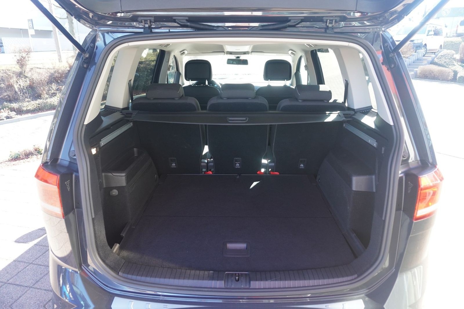 Volkswagen Touran 1.5 TSI Join LED Standheizung Navi ACC foto 40