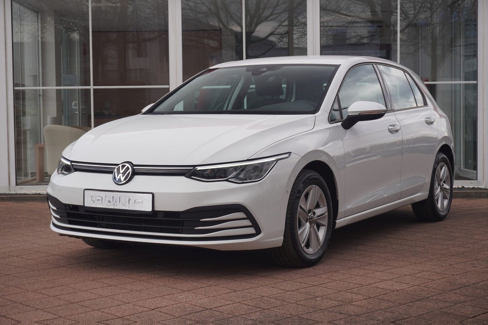 Volkswagen Golf VIII 1.0 eTSI LED Navi ACC Sitzheizung foto 2