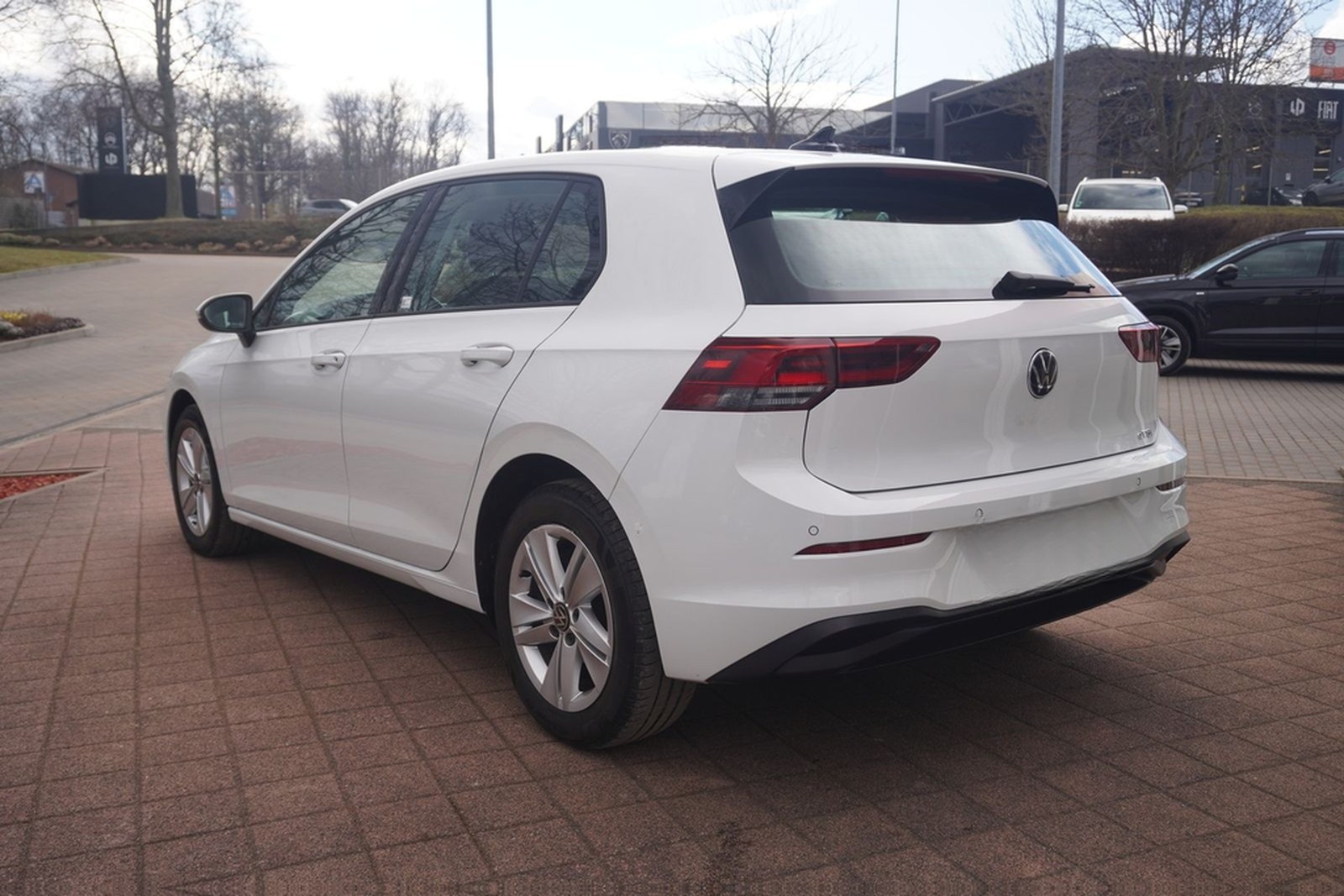 Volkswagen Golf VIII 1.0 eTSI LED Navi ACC Sitzheizung foto 3