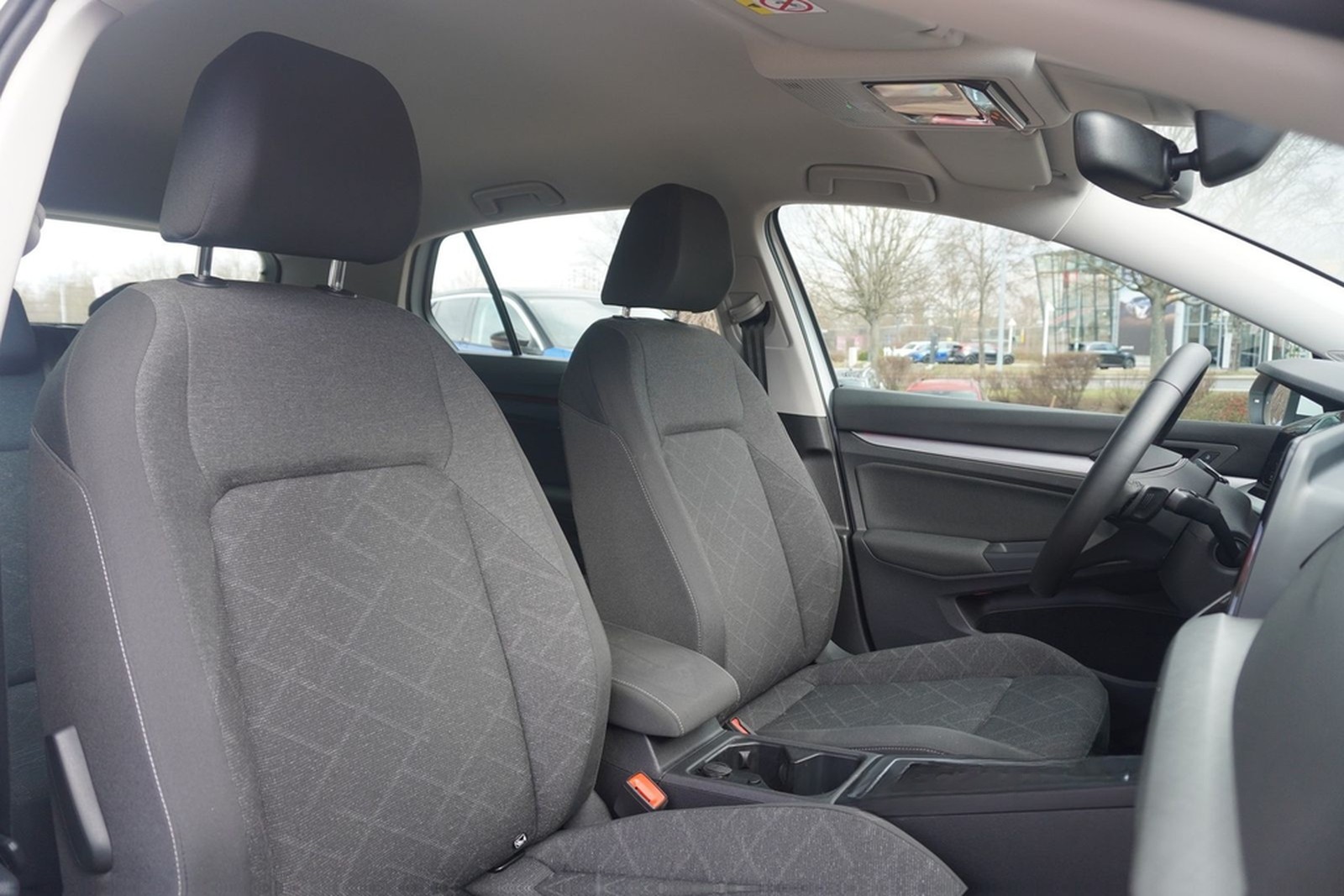 Volkswagen Golf VIII 1.0 eTSI LED Navi ACC Sitzheizung foto 33