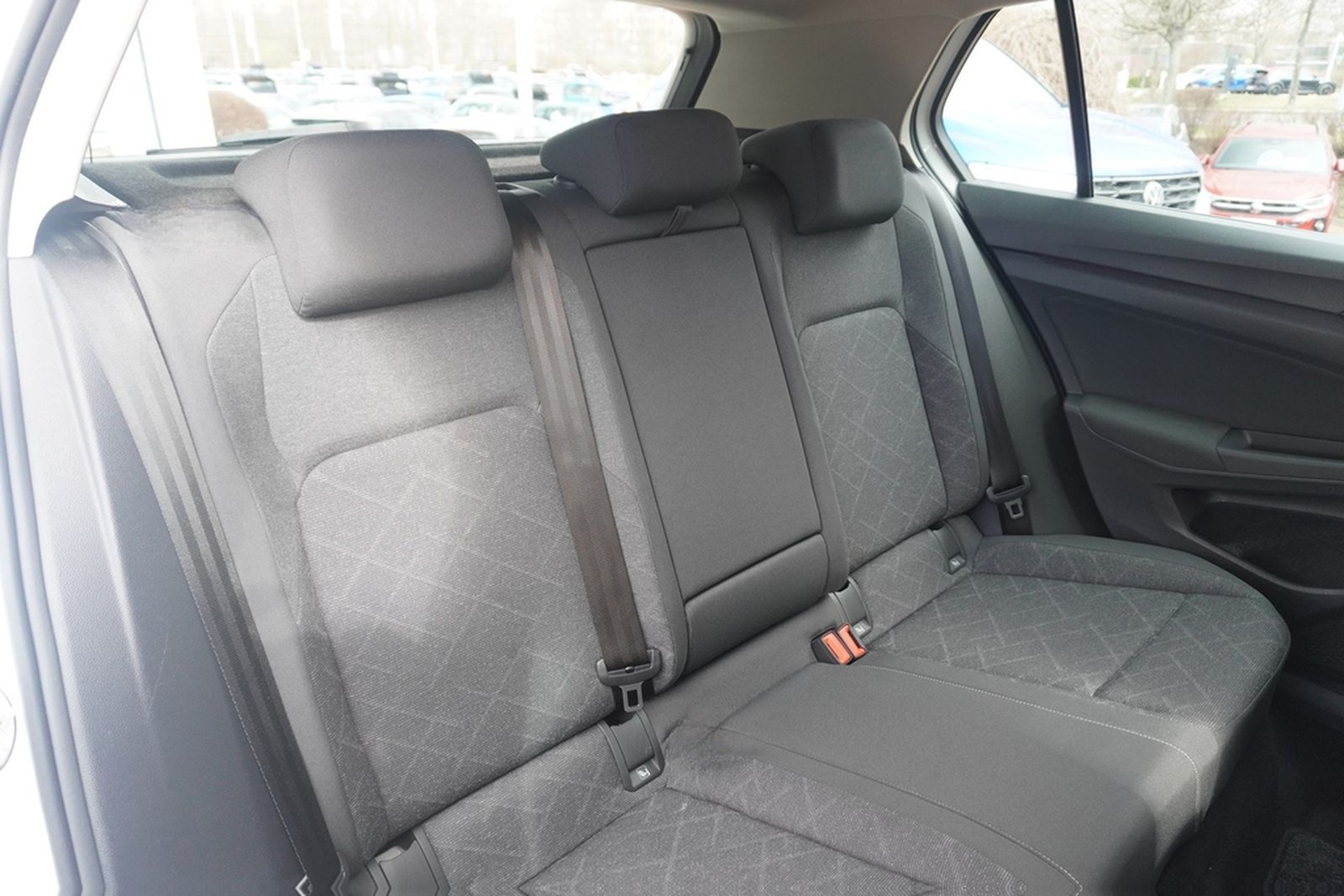 Volkswagen Golf VIII 1.0 eTSI LED Navi ACC Sitzheizung foto 35