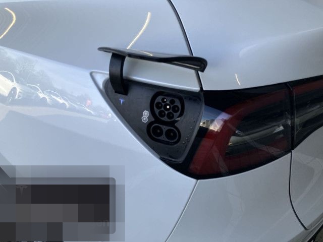 Tesla Model Y Long Range AWD foto 19