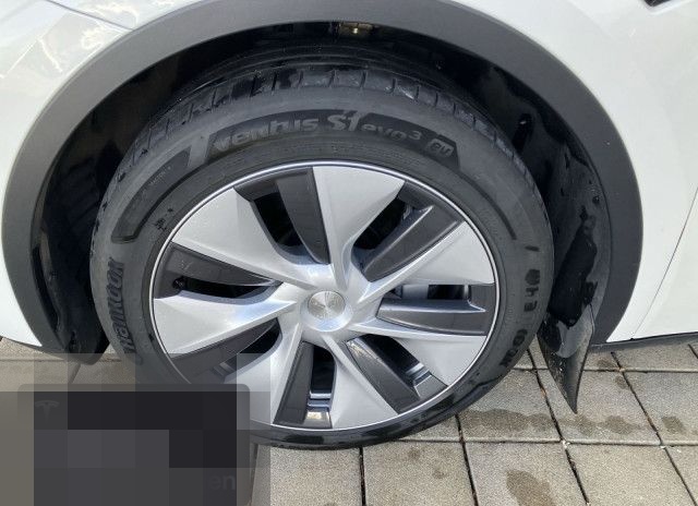 Tesla Model Y Long Range AWD foto 7