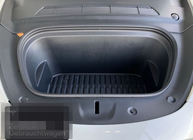 Tesla Model Y Long Range AWD foto 8